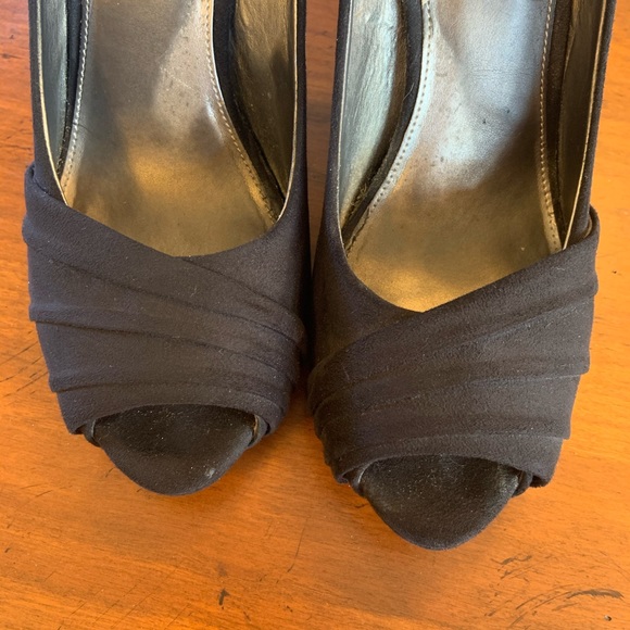 Kelly & Katie Black Open Toe Heels - Picture 7 of 7